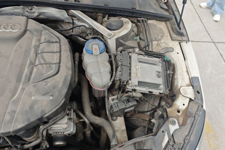 Used Audi A4L 2017 40 TFSI Ambition Edition Engine Bay Left