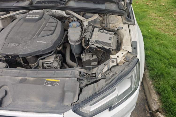 Used Audi A4L 2017 40 TFSI Fashion Model Engine Bay Left