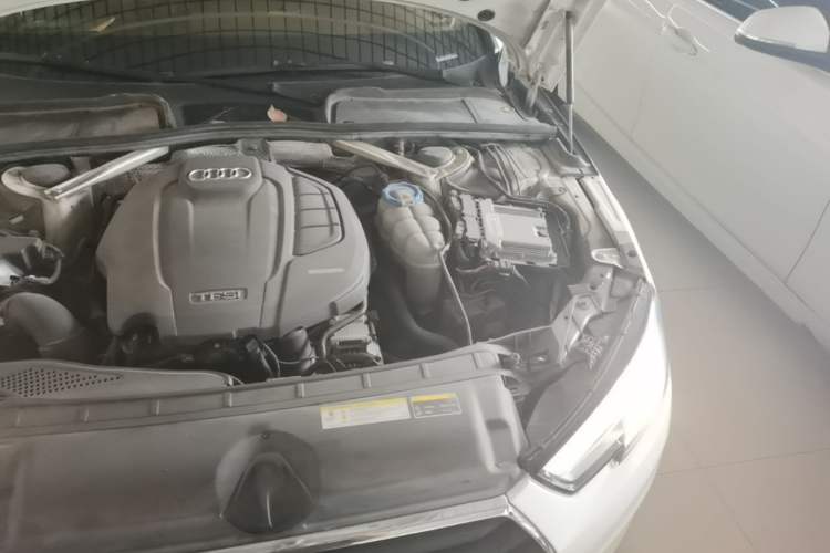 Used Audi A4L 2017 40 TFSI Ambition Edition Engine Bay Left