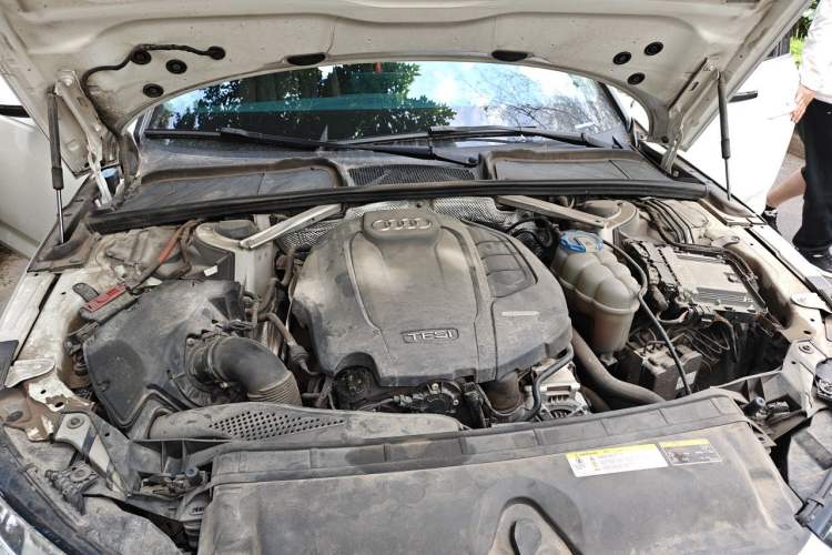 Used Audi A4L 2017 40 TFSI Ambition Edition Engine Bay