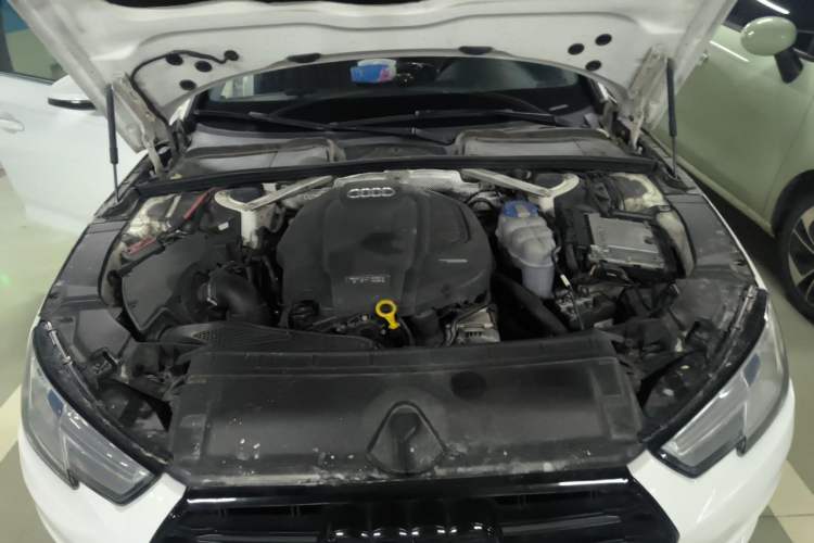 Used Audi A4L 2017 Plus 40 TFSI Ambition Model Engine Bay
