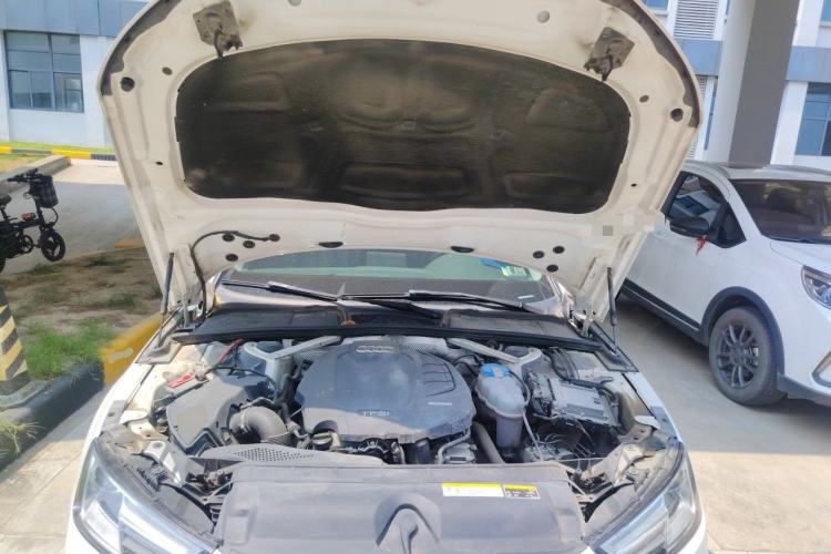 Used Audi A4L 2017 Plus 40 TFSI Ambition Model Engine Bay