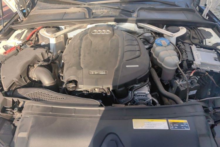 Used Audi A4L 2017 Plus 40 TFSI Fashion Model Engine Bay