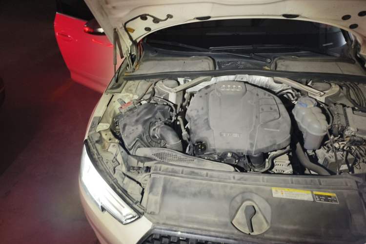 Used Audi A4L 2017 40 TFSI Fashion Model Engine Bay Right