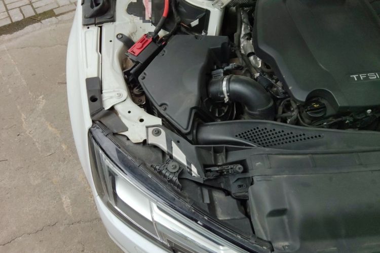 Used Audi A4L 2017 Plus 40 TFSI Fashion Model Engine Bay Right