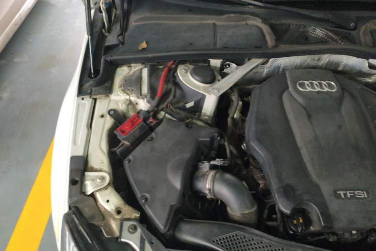 Used Audi A4L 2017 40 TFSI Fashion Model Engine Bay Right
