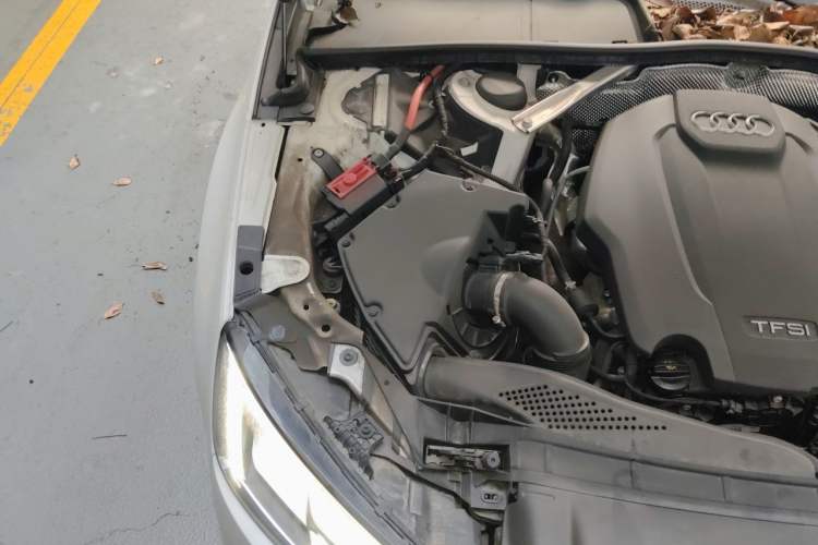 Used Audi A4L 2017 40 TFSI Fashion Model Engine Bay Right