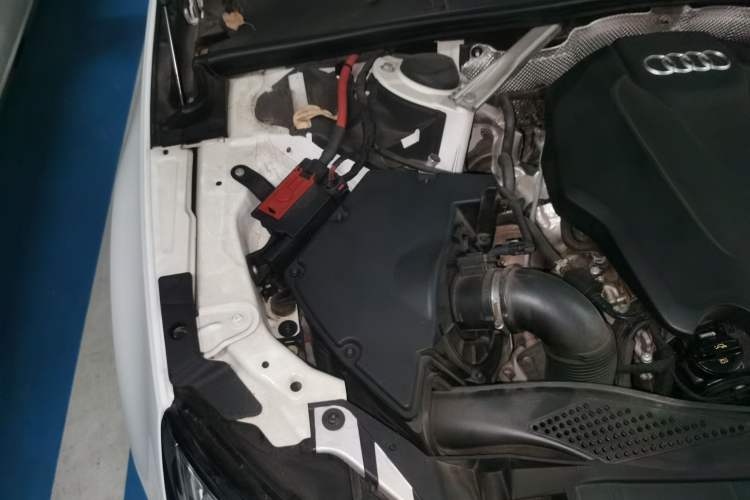 Used Audi A4L 2017 40 TFSI Fashion Model Engine Bay Right