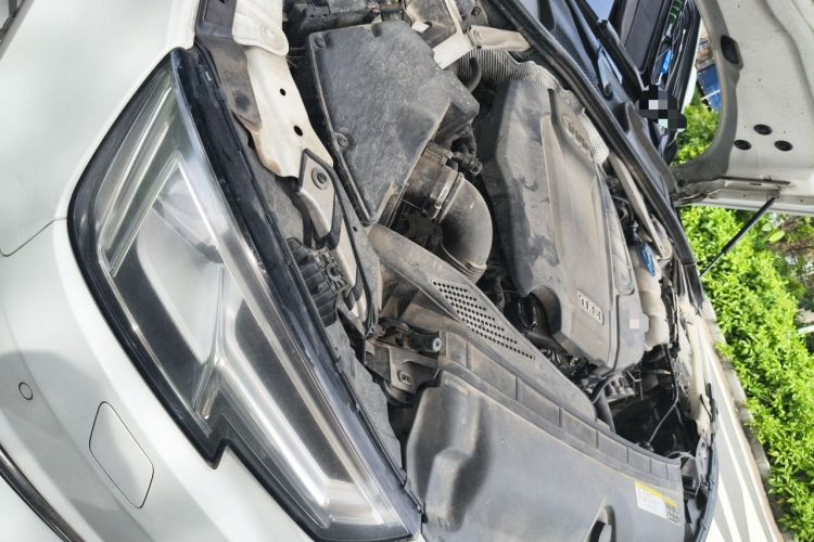 Used Audi A4L 2017 Plus 40 TFSI Fashion Model Engine Bay Right