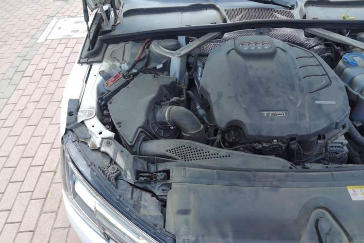 Used Audi A4L 2017 Plus 40 TFSI Ambition Model Engine Bay Right