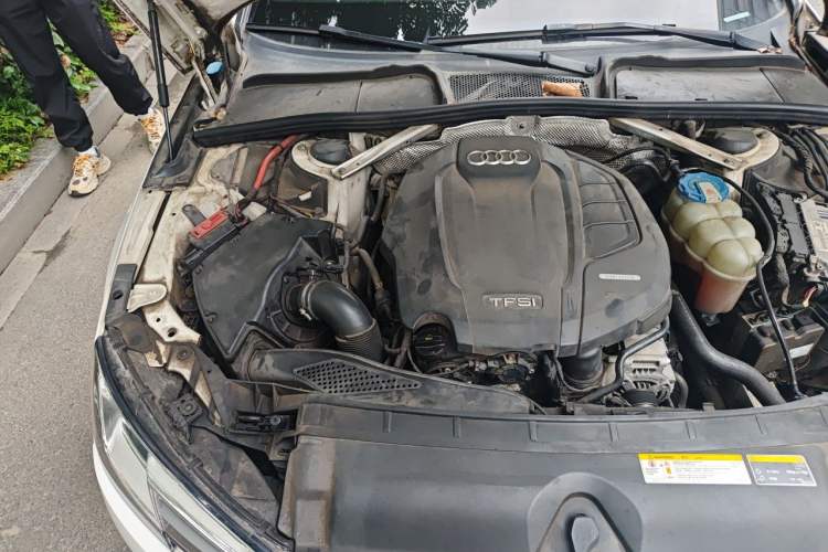 Used Audi A4L 2017 Plus 40 TFSI Ambition Model Engine Bay Right