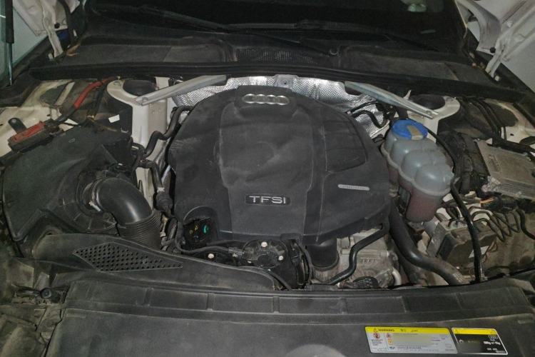 Used Audi A4L 2017 40 TFSI Fashion Model Engine Bay