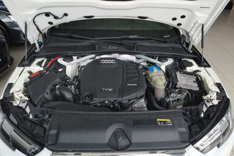 Used Audi A4L 2017 40 TFSI Style Edition Engine Bay
