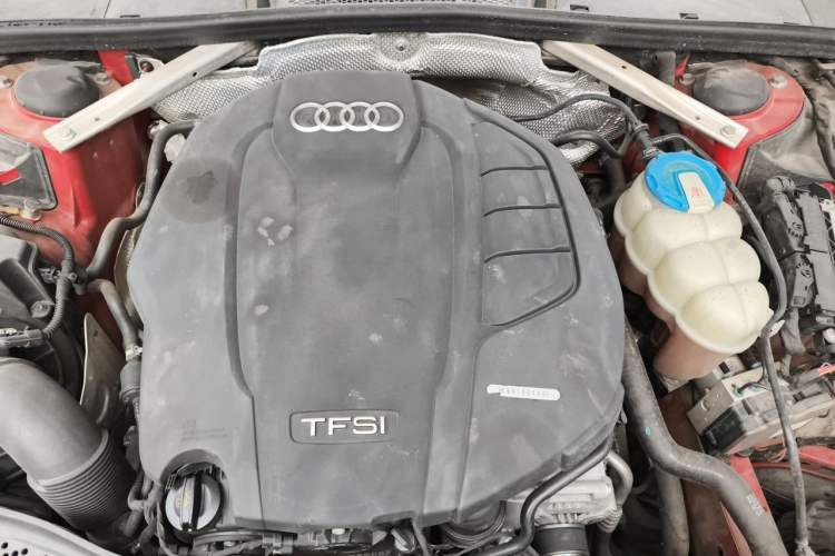 Used Audi A4L 2017 Plus 40 TFSI Fashion Model Engine Bay
