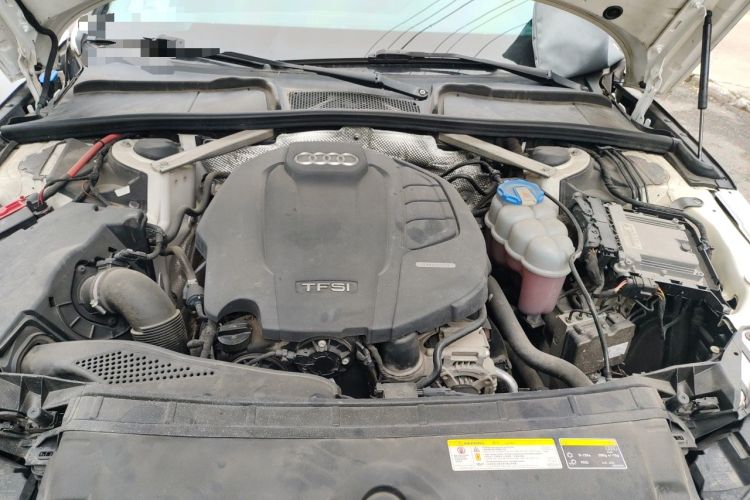 Used Audi A4L 2017 40 TFSI Fashion Model Engine Bay