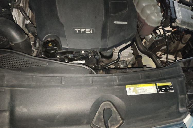 Used Audi A4L 2017 Plus 40 TFSI Fashion Model Engine Bay