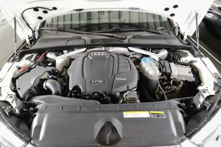 Used Audi A4L 2017 Plus 40 TFSI Ambition Model Engine Bay