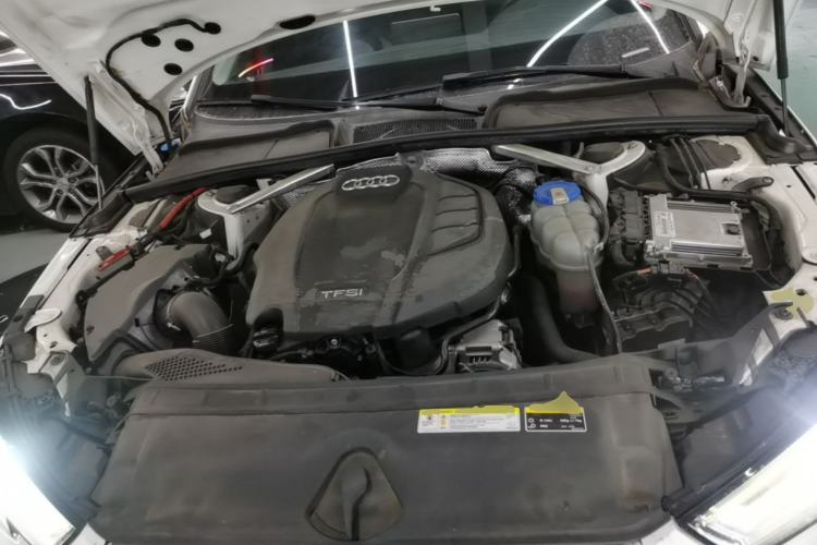 Used Audi A4L 2017 40 TFSI Fashion Model Engine Bay