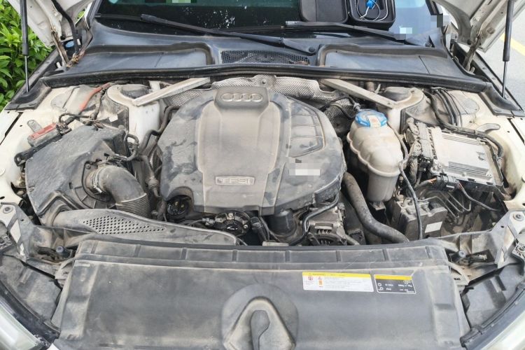 Used Audi A4L 2017 Plus 40 TFSI Fashion Model Engine Bay