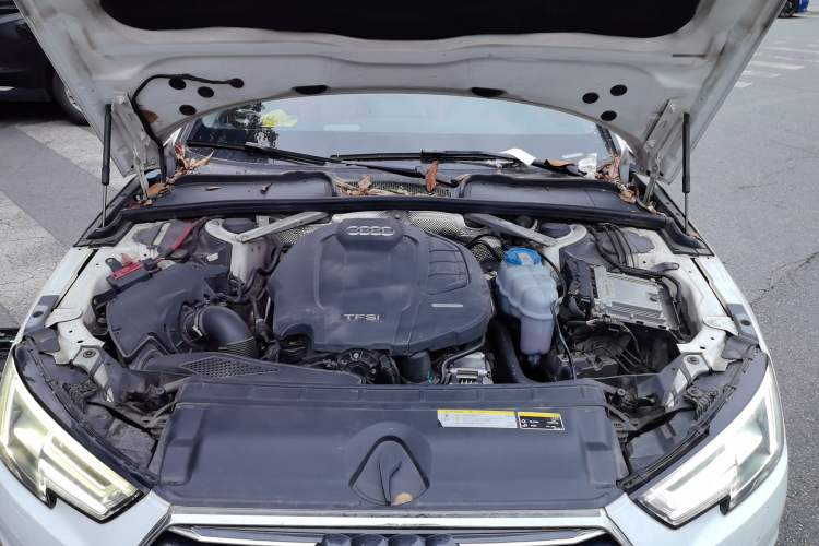 Used Audi A4L 2017 Plus 40 TFSI Fashion Model Engine Bay