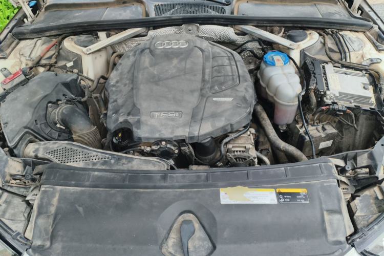 Used Audi A4L 2017 40 TFSI Fashion Model Engine Bay
