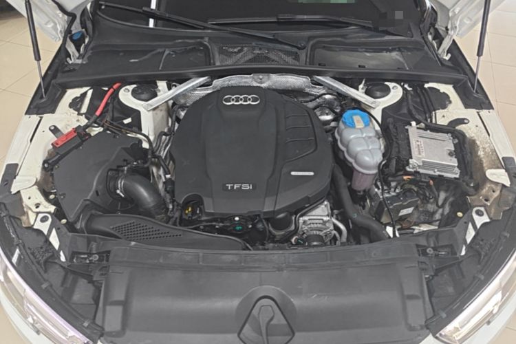 Used Audi A4L 2017 40 TFSI Fashion Model Engine Bay