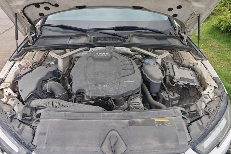 Used Audi A4L 2017 40 TFSI Fashion Model Engine Bay