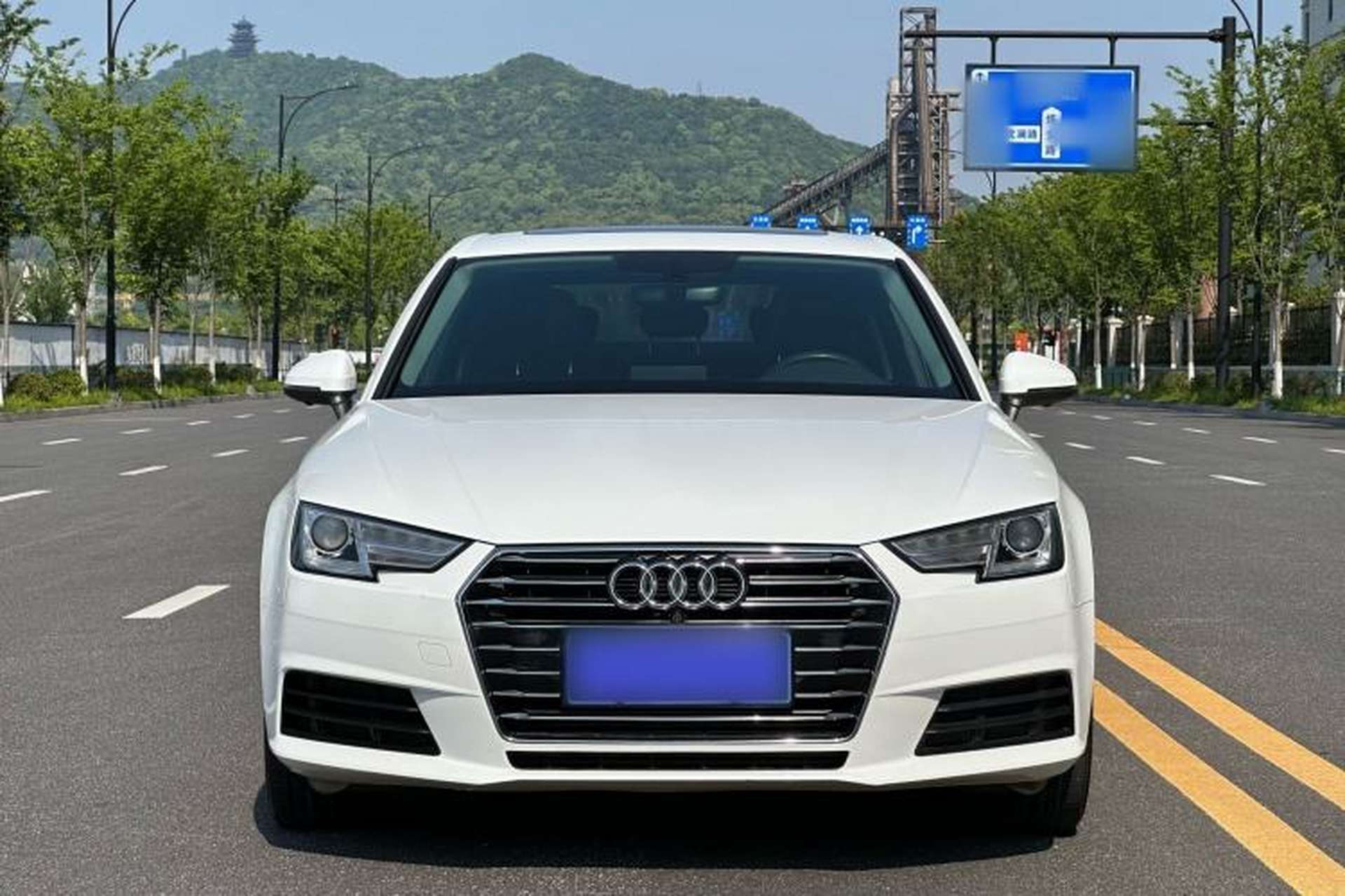 Used Audi A4L 2017 Plus 40 TFSI Ambition Model Exterior 2