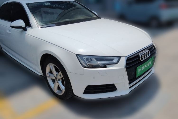 Used Audi A4L 2017 Plus 40 TFSI Fashion Model Front Right 45 Deg