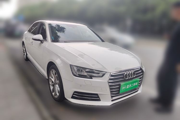 Used Audi A4L 2017 40 TFSI Style Edition Front Right 45 Deg
