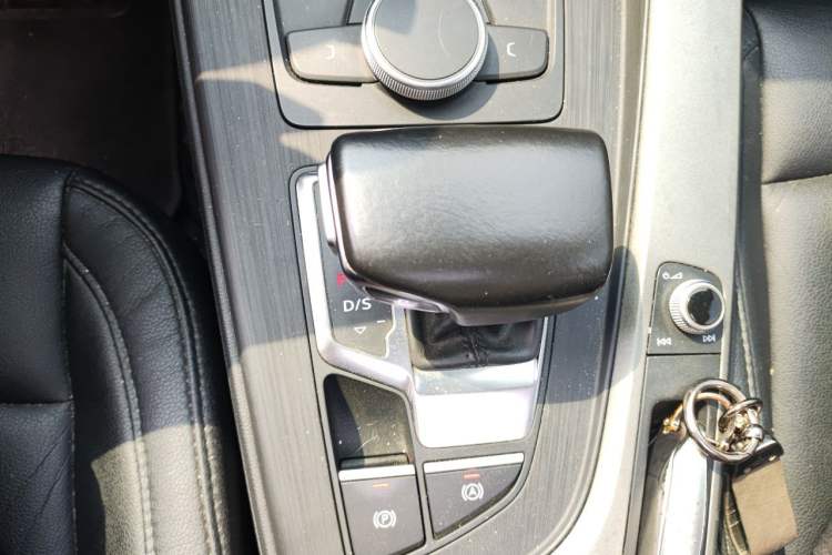 Used Audi A4L 2017 40 TFSI Ambition Edition Gear Lever
