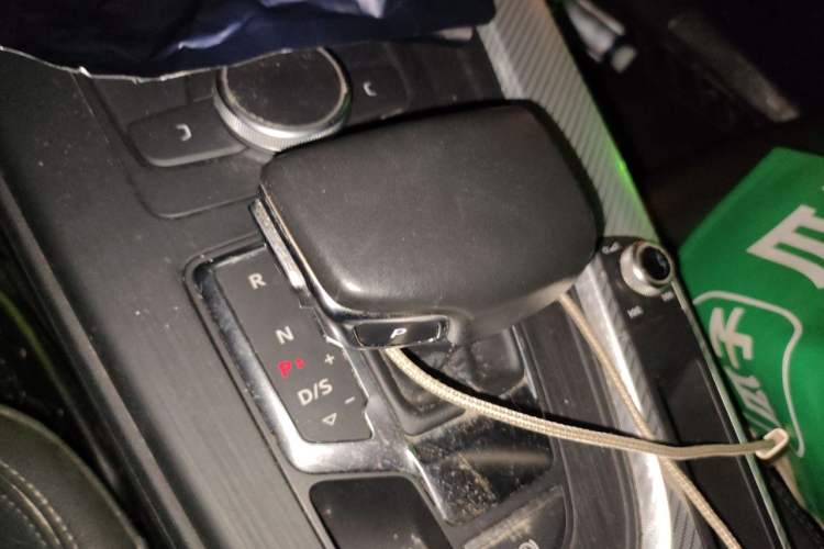Used Audi A4L 2017 40 TFSI Style Edition Gear Lever