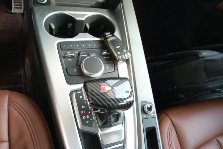 Used Audi A4L 2017 40 TFSI Ambition Edition Gear Lever
