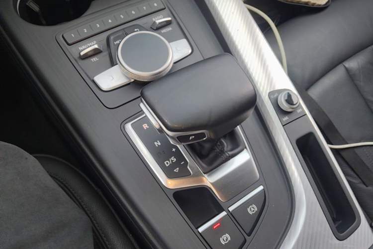 Used Audi A4L 2017 Plus 40 TFSI Ambition Model Gear Lever