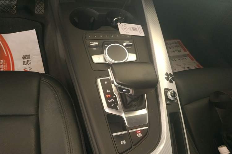 Used Audi A4L 2017 40 TFSI Fashion Model Gear Lever