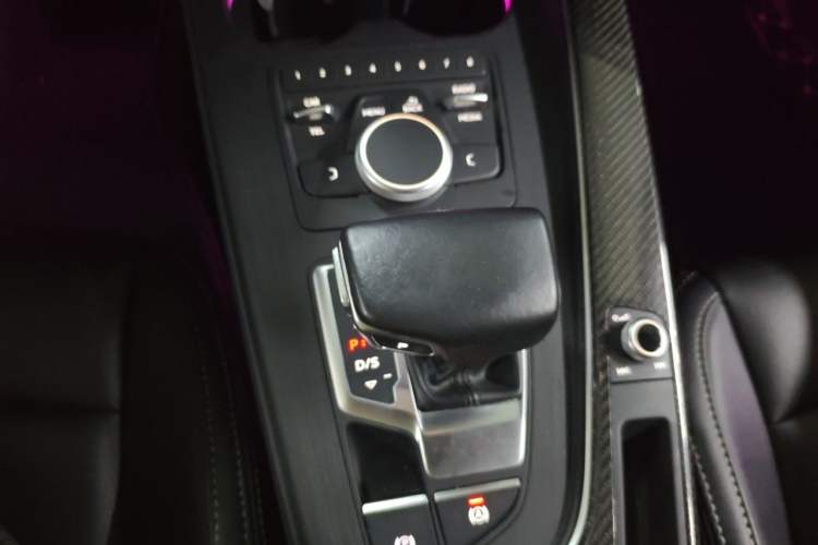 Used Audi A4L 2017 Plus 40 TFSI Ambition Model Gear Lever