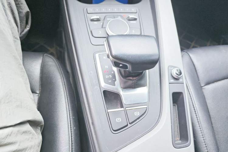 Used Audi A4L 2017 Plus 40 TFSI Ambition Model Gear Lever