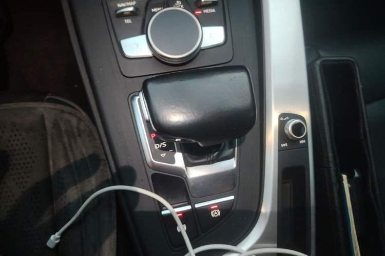 Used Audi A4L 2017 Plus 40 TFSI Sport Model Gear Lever