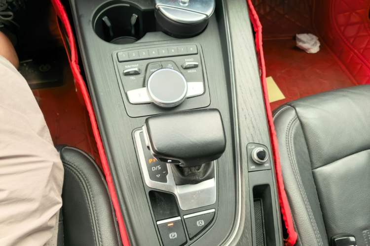Used Audi A4L 2017 40 TFSI Style Edition Gear Lever