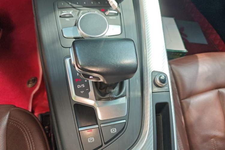 Used Audi A4L 2017 Plus 40 TFSI Fashion Model Gear Lever