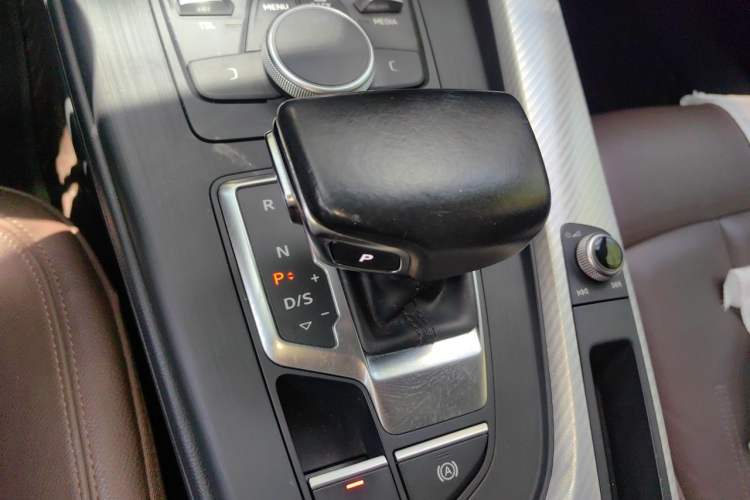 Used Audi A4L 2017 40 TFSI Fashion Model Gear Lever