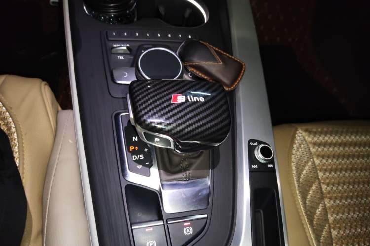 Used Audi A4L 2017 Plus 45 TFSI quattro Sport model Gear Lever