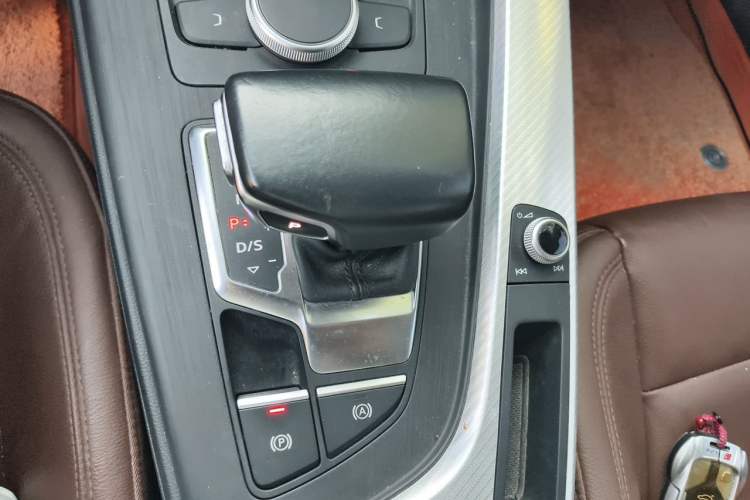 Used Audi A4L 2017 40 TFSI Style Edition Gear Lever