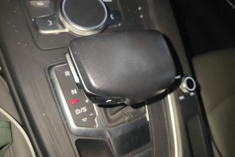 Used Audi A4L 2017 40 TFSI Style Edition Gear Lever