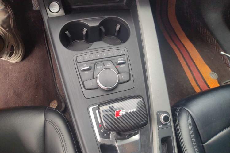 Used Audi A4L 2017 Plus 40 TFSI Ambition Model Gear Lever