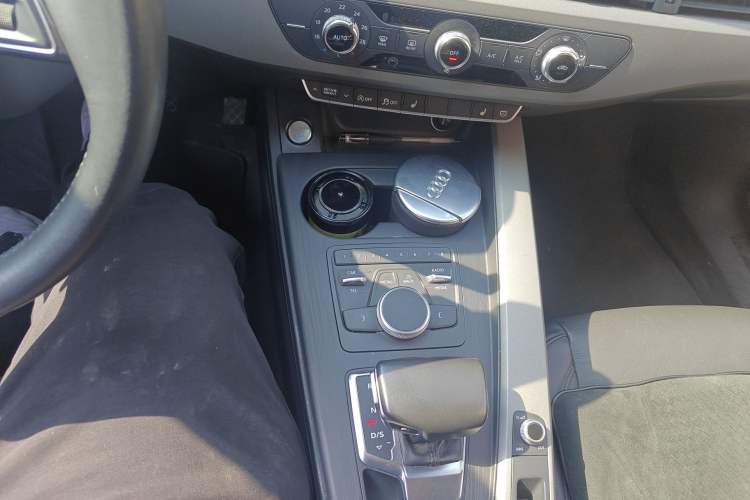 Used Audi A4L 2017 Plus 40 TFSI Ambition Model Gear Lever