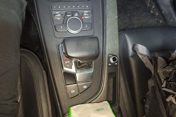 Used Audi A4L 2017 40 TFSI Style Edition Gear Lever