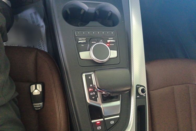 Used Audi A4L 2017 40 TFSI Fashion Model Gear Lever