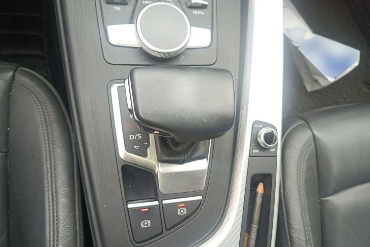 Used Audi A4L 2017 Plus 40 TFSI Fashion Model Gear Lever