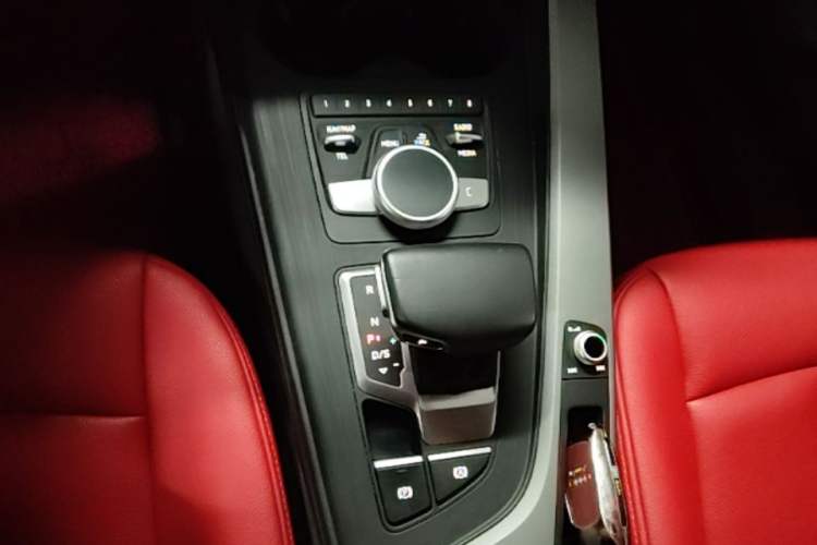 Used Audi A4L 2017 Plus 40 TFSI Ambition Model Gear Lever